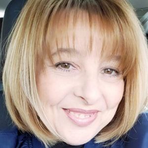 Meet your Posher, Daniela